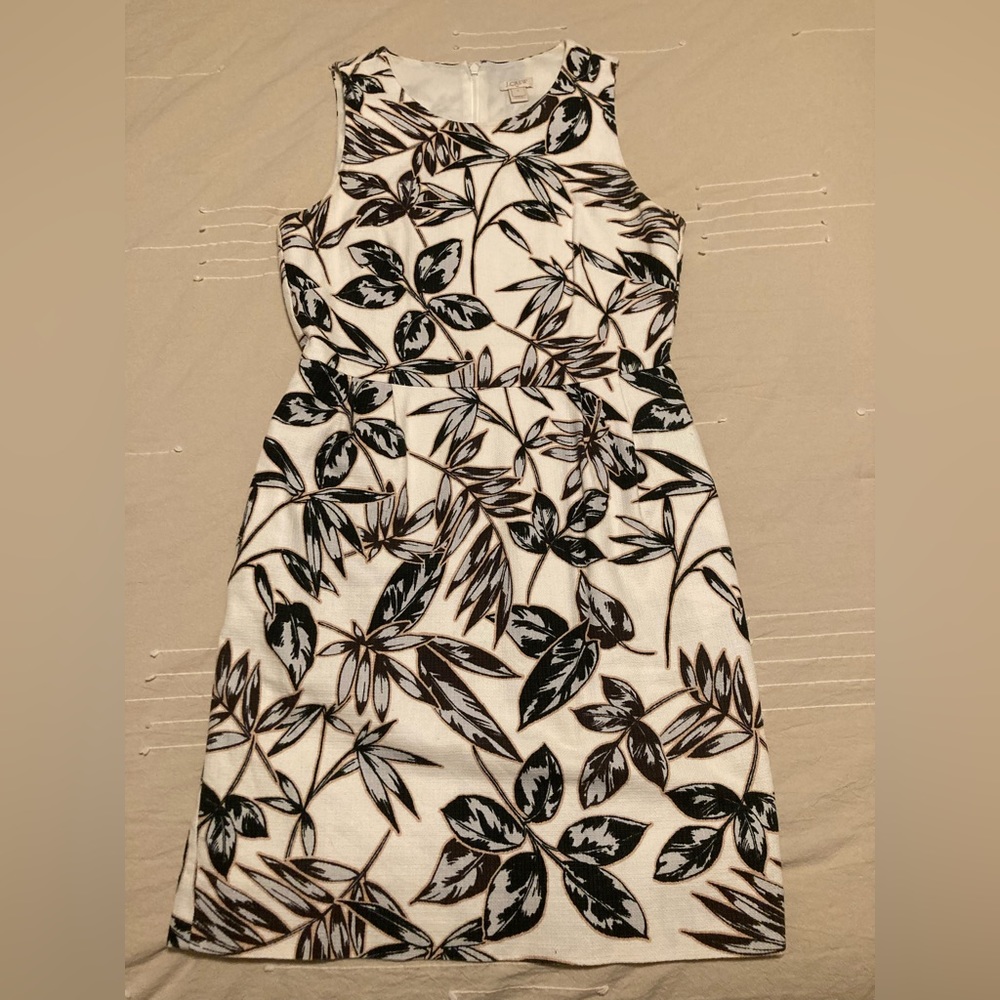 Beautiful cream colored flower dress from JCrew. Quality material, form fitting